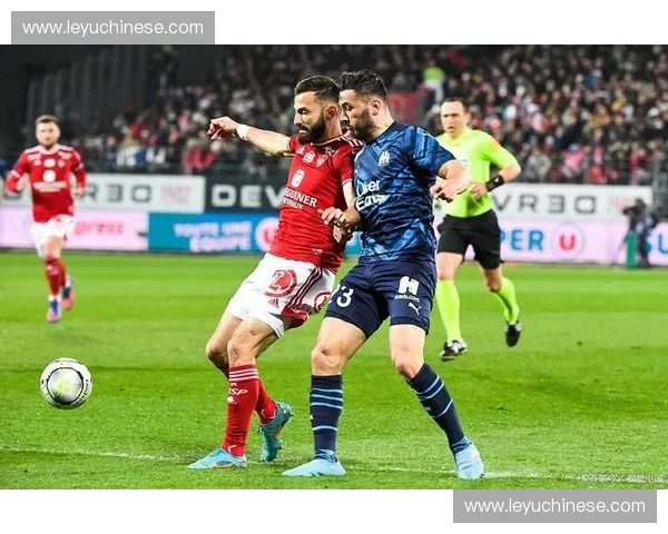 里尔客场攻防效率下滑，连续五轮不胜暴露阵容深度问题