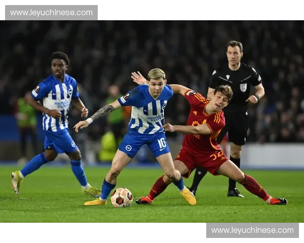 阿斯顿维拉公园球场，布莱顿门将多次扑救力保球门不失